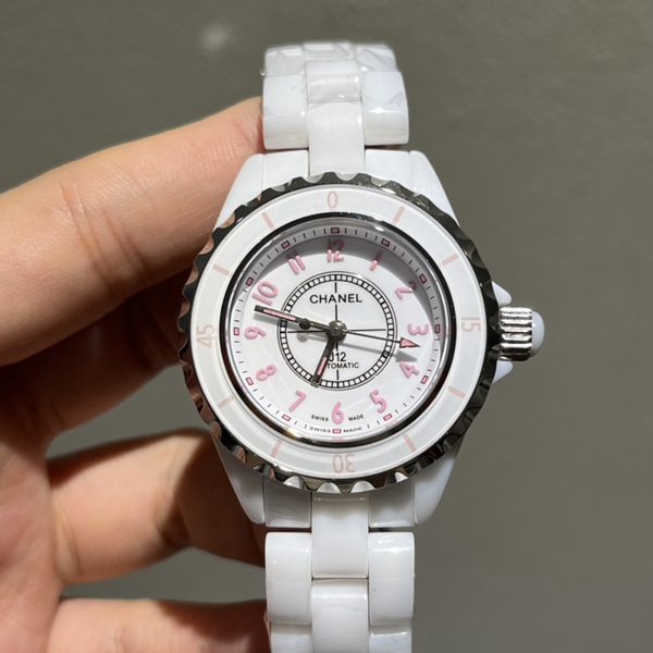 シャネル時計側面デザイン